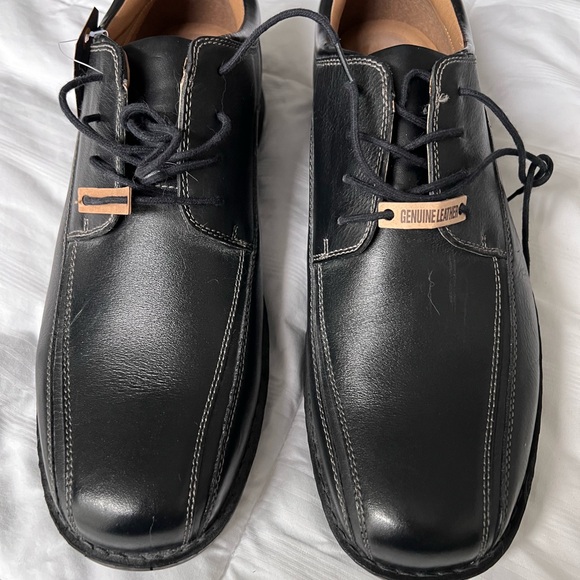 Dockers Black Genuine Leather Oxfords NEW - Picture 1 of 8